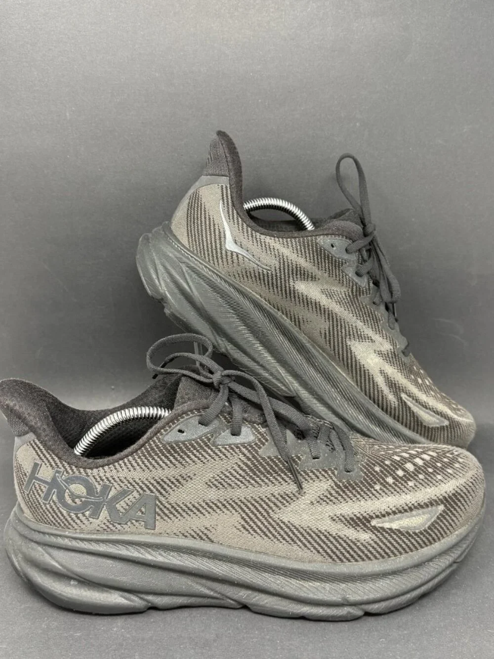 Hoka Clifton 9 Wide Running Shoes Mens 12 2E Black Sneakers BBLC 1132210
